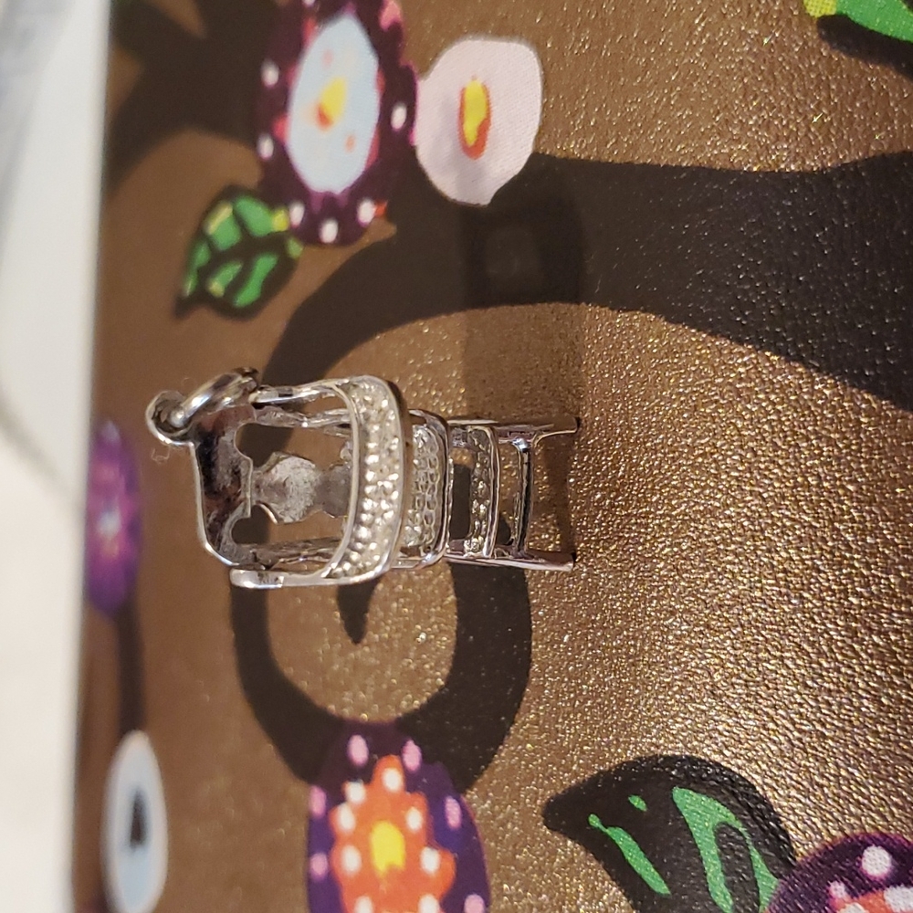 💚 Vintage articulated high chair charm